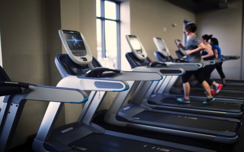 TREADMILLS GAL RUNNING